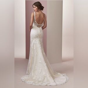 Rebecca Ingram - Elora Style Ivory Lace V-Neck Wedding Dress